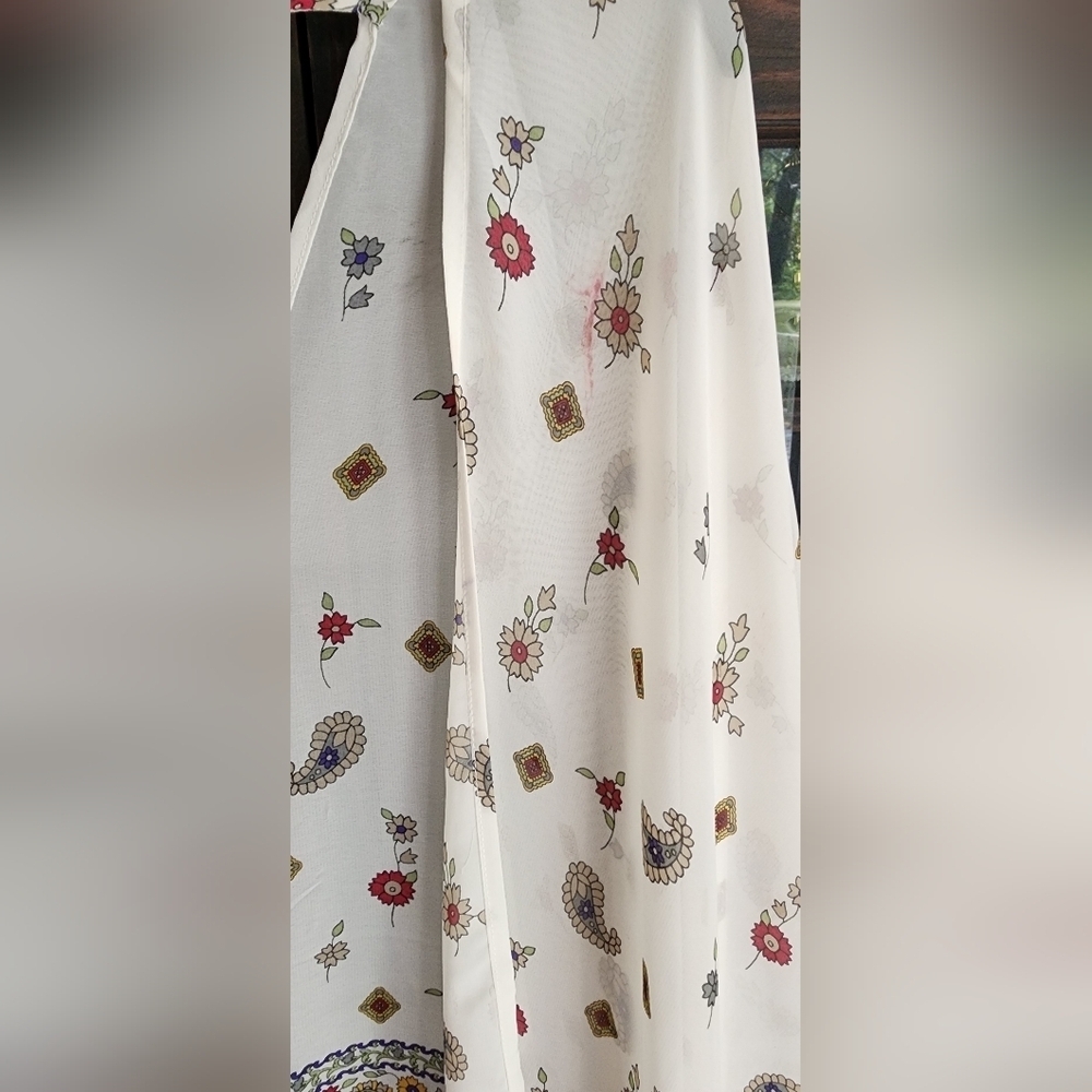 Love Tree Floral Patterned Kimono - Picture 3 of 4